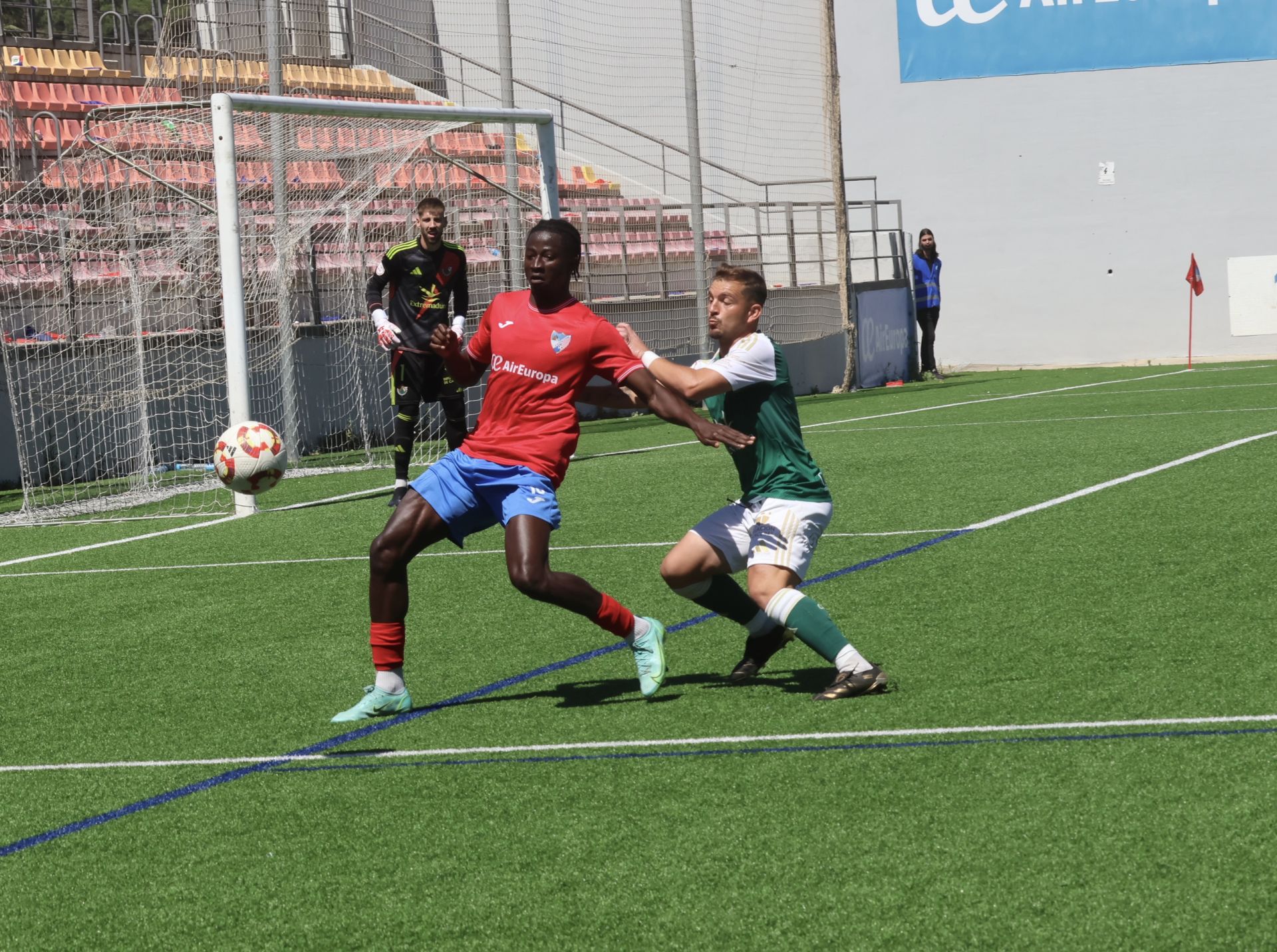 Los últimos minutos del Estepona ante el Cacereño, en imágenes
