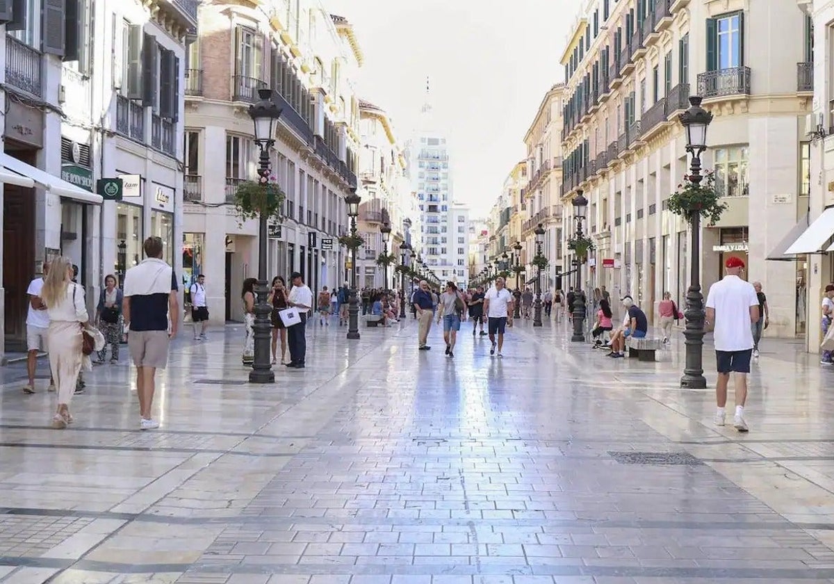 Sólo un local libre y rentas de hasta 300 euros por metro cuadrado: la calle Larios, más cotizada que nunca