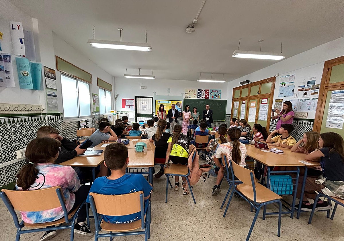 Escolares de Frigiliana, en la presentación de la campaña de la Mancomunidad Oriental.