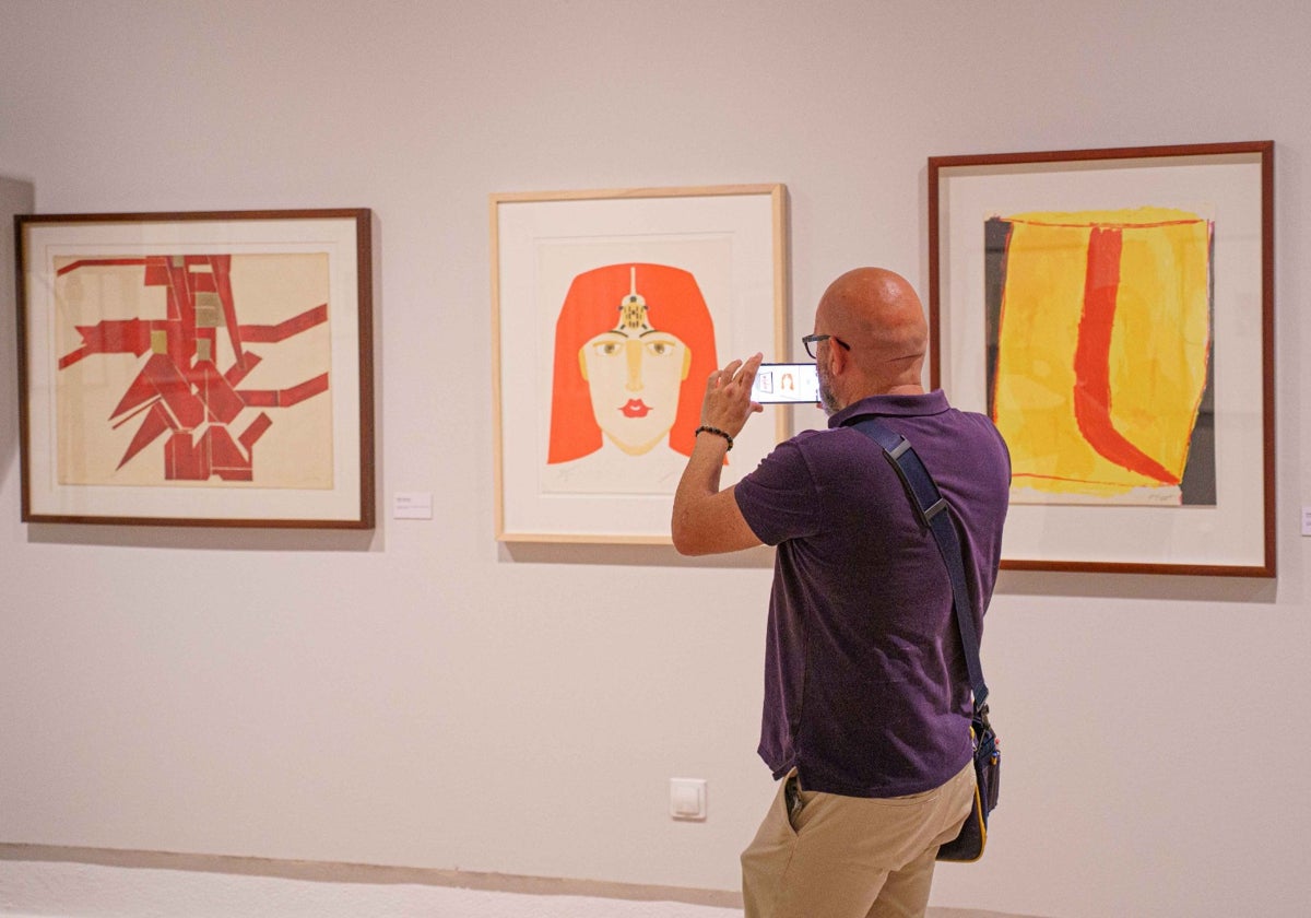 Algunos de los cuadros de la exposición.