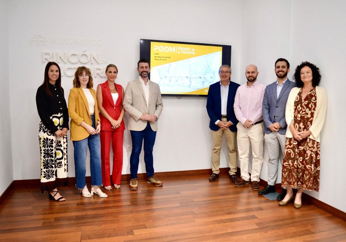 Movilidad sin coches e intercambiadores para conectar con el tren: claves del nuevo planeamiento de Rincón de la Victoria