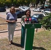 La delegada del gobierno andaluz en Málaga, Patricia Navarro con la alcaldesa de Marbella, Ángeles Muñoz.