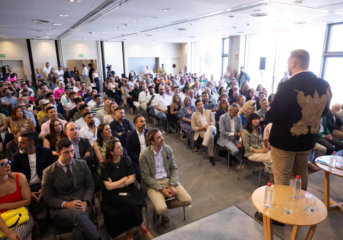 Galería de imágenes de la presentación de la séptima edición física de la revista SIX