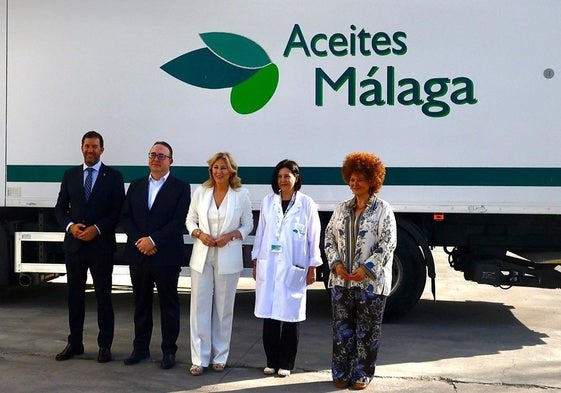 Carolina España, portavoz del Gobierno andaluz, este viernes, en Málaga, duranta su visita a Aceites Málaga.
