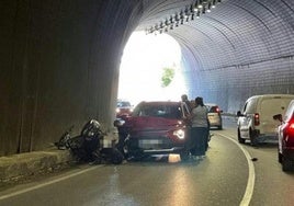 Imagen del accidente ocurrido ayer en el túnel de Monte Dorado.