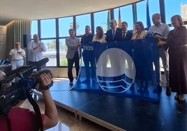 Entrega de banderas azules en el Hotel Pez Espada.