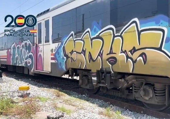 Imagen de archivo de un grafiti en un tren.