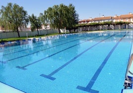 Una imagen de archivo de la piscina municipal de Campillos.