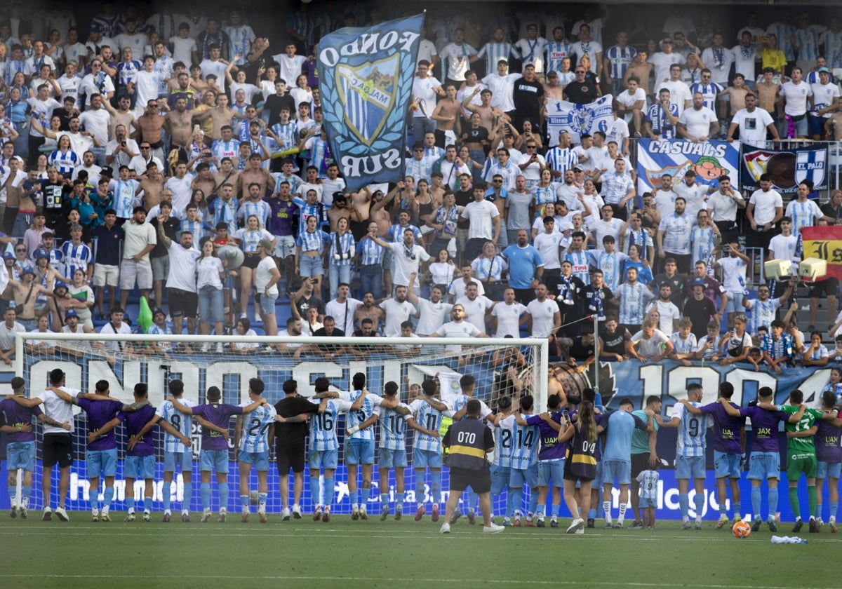 La plantilla del Málaga se repartirá una prima de unos 350.000 euros tras lograr la salvación