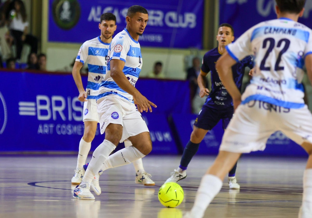 Imagen principal - El Ciudad Redonda obra el milagro y jugará la gran final por el ascenso