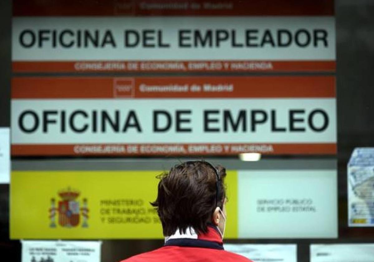 El paro en Andalucía se acerca a las 600.000 personas tras bajar 13.239 desempleados en mayo