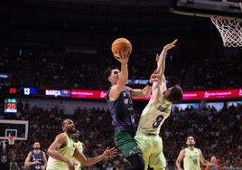 El Unicaja cae en la prórroga (97-101)