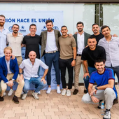 Alfonso Herrero (segundo de pie por la derecha), en la imagen junto a otros deportistas destacados, en la presentación del proyecto en Madrid.