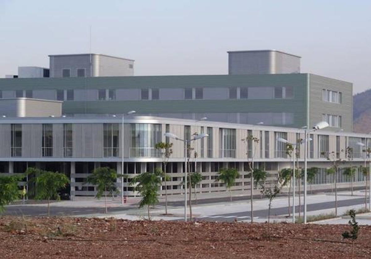 Denuncian que pacientes comparten habitación con fallecidos «durante horas» en el hospital del Guadalhorce