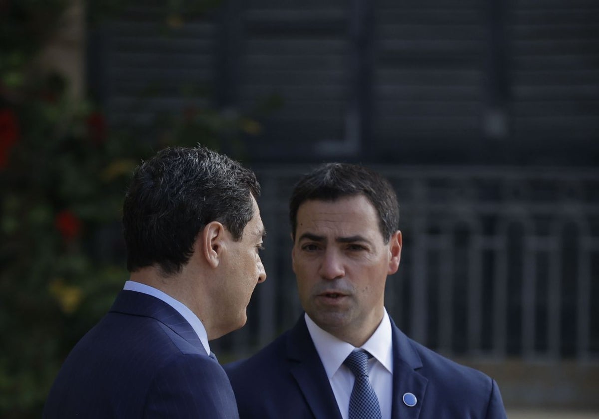 Moreno se distancia de la polémica de los pinganillos: «No soy ayusólogo»
