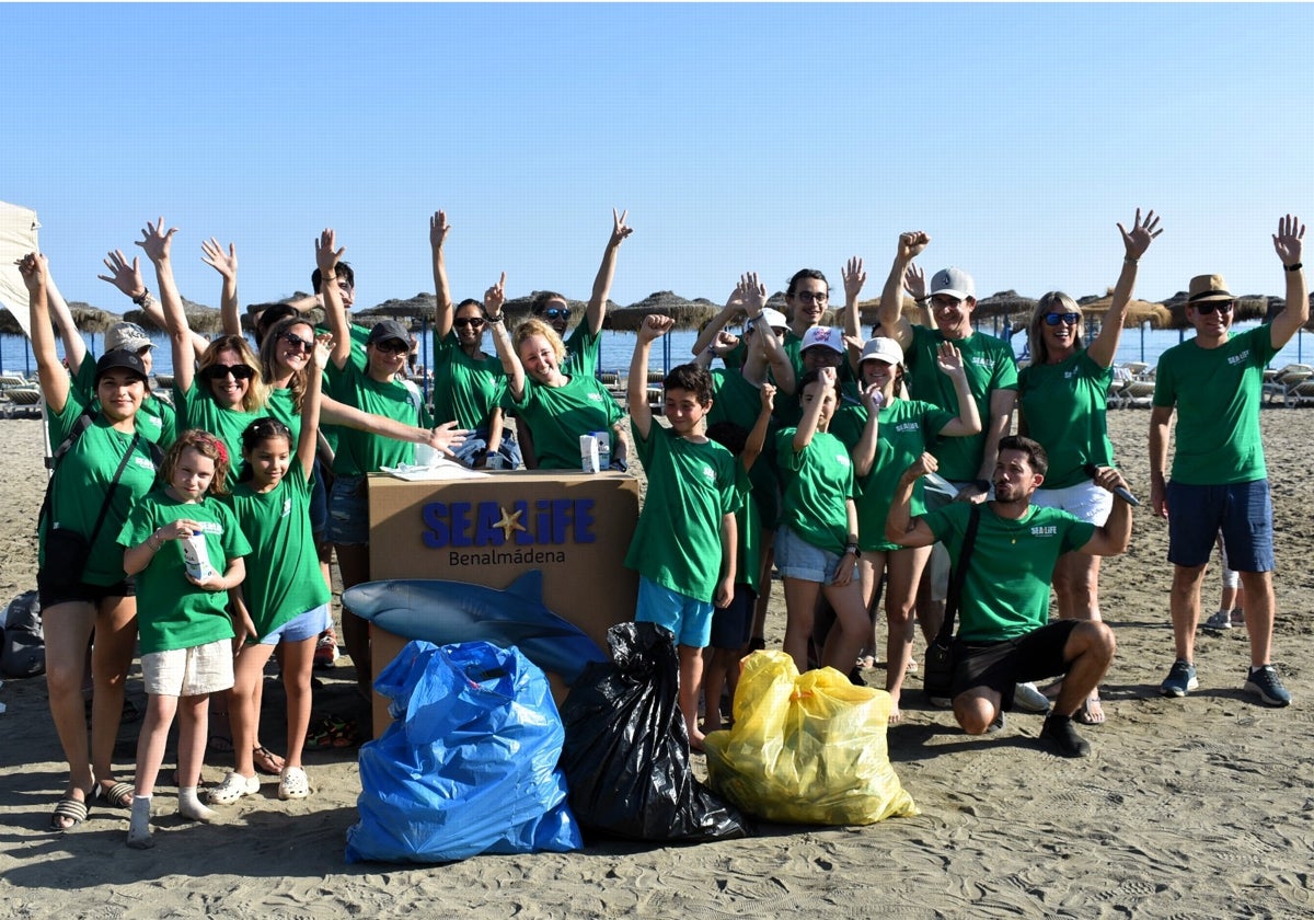 Voluntarios participantes en la jornada desarrollada en Malapesquera.