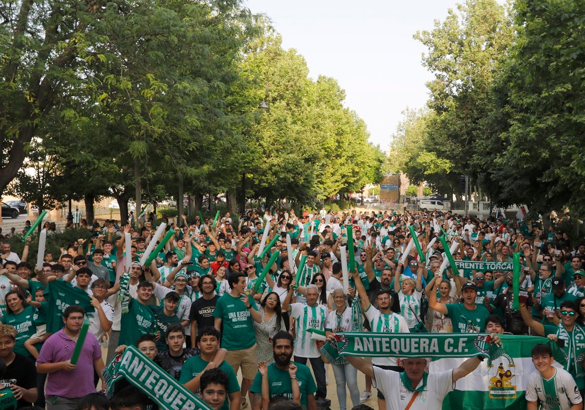 Pasión a distancia por el Antequera