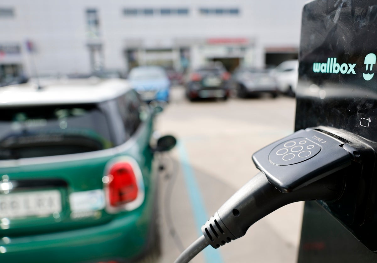 El Plan Moves arranca tarde pero la Junta dará hasta 9.000 euros por la compra de vehículos híbridos o eléctricos