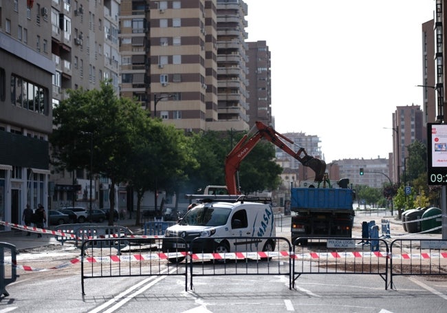 Los efectivos de Emasa calculan que hasta el final de la semana no se podrá abrir.