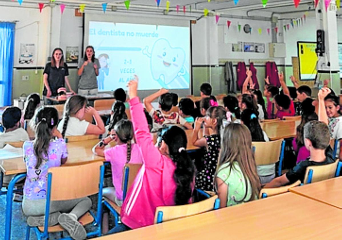 Clínica Dental Estepona organiza talleres escolares de salud dental