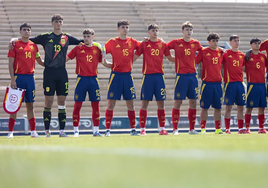 Izan Merino (capitán, a la izquierda), con el resto de titulares en el amistoso del sábado ante Estados Unidos.