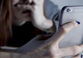 Sin conexión en el móvil… y sin dinero en la cuenta: la Guardia Civil alerta de la estafa del «fundido a negro»