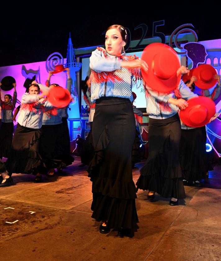 Imagen secundaria 2 - El pregón teatralizado de Pichu emociona a Marbella y da el pistoletazo de salida a la feria