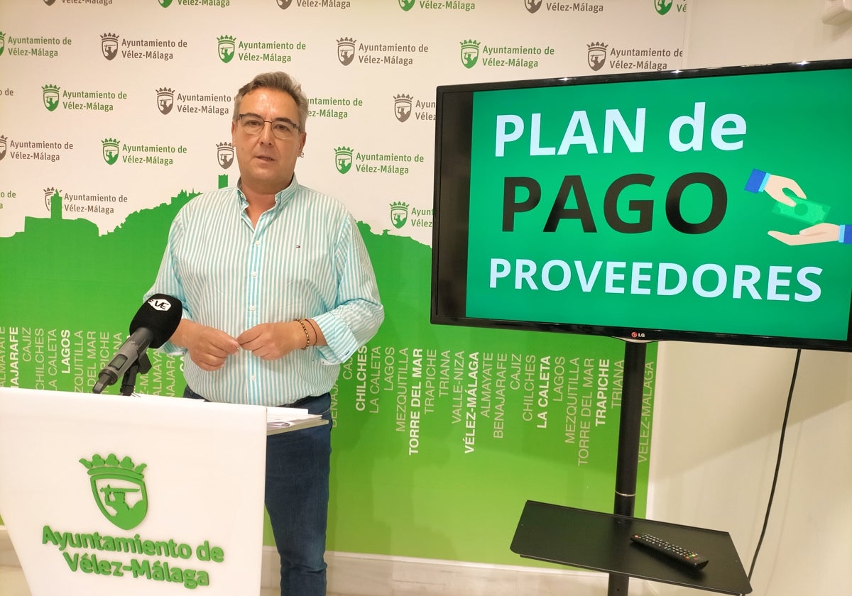 El concejal de Hacienda, Manuel Gutiérrez, en la presentación del plan de pagos, este martes.