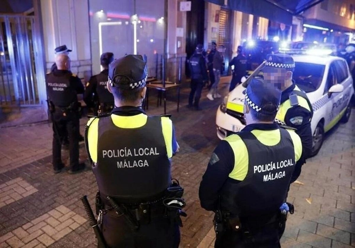 Paliza a un joven a las puertas de una discoteca de Carretera de Cádiz: cinco puñaladas, la nariz rota y un diente menos