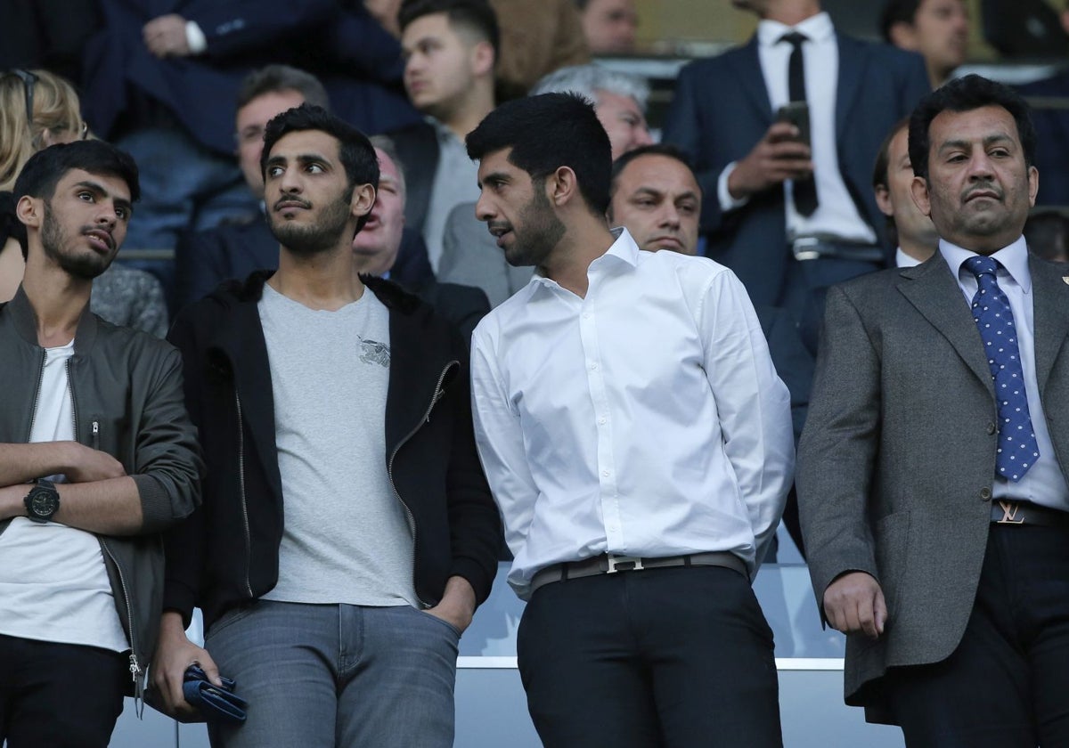Nayef, Rakan, Nasser y Abdullah Al-Thani, en un partido del Málaga en el palco de La Rosaleda.