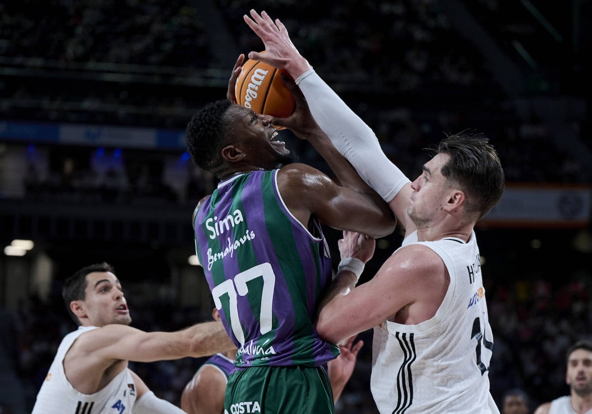 Hezonja tapona en falta a Sima.