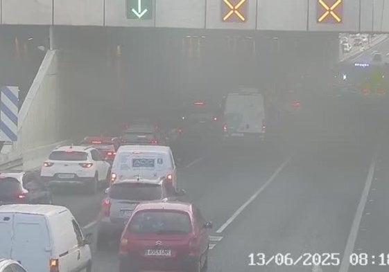 Imagen del interior del faso túnel de Carlos Haya, este viernes, tras el accidente.