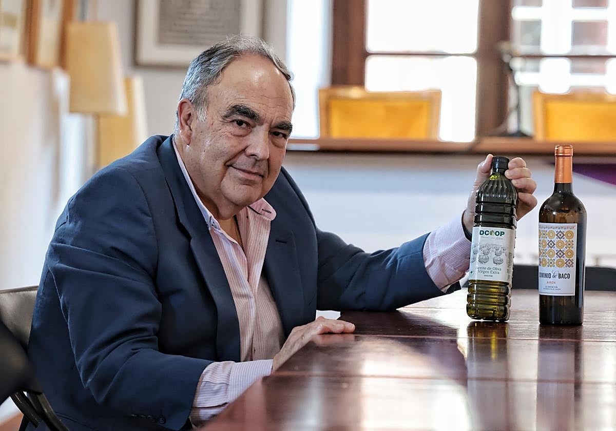 Antonio Luque, presidente de Dcoop, posa en una de las salas del Ateneo de Málaga.