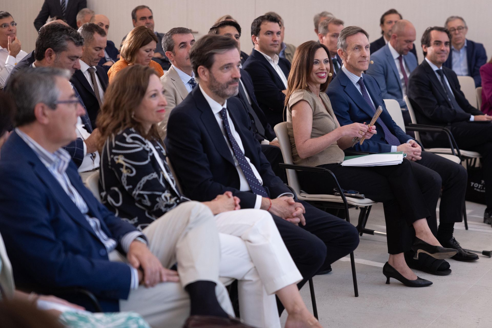 Coloquio entre la consejera de Fomento, Rocío Díaz, con el director de SUR, Manolo Castillo
