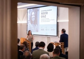 Coloquio entre la consejera de Fomento, Rocío Díaz, con el director de SUR, Manolo Castillo