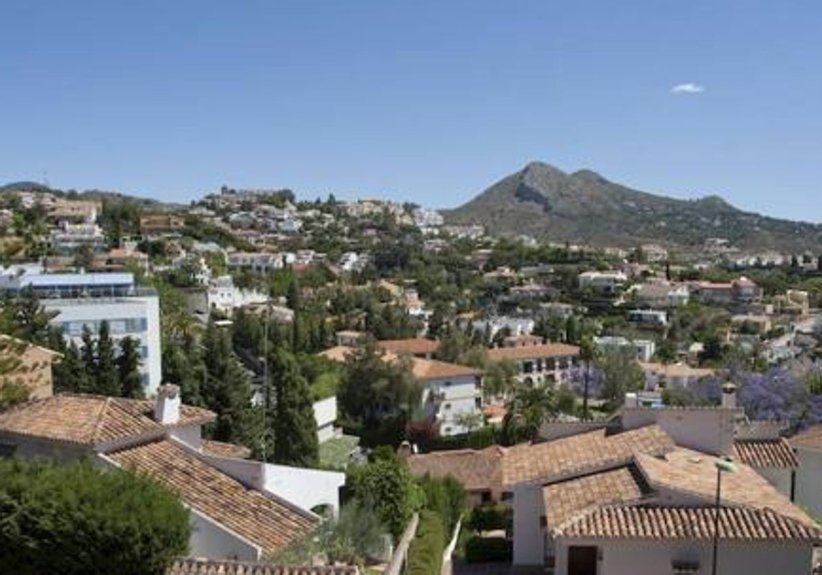 Pilla 'in fraganti' a un ladrón en su casa, en Cerrado de Calderón, que lo amenaza con una catana: logra reducirlo y echarlo