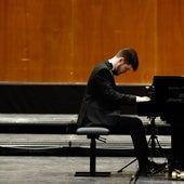 El pianista serbio Bogdan Dugalic, en el Teatro Cervantes.