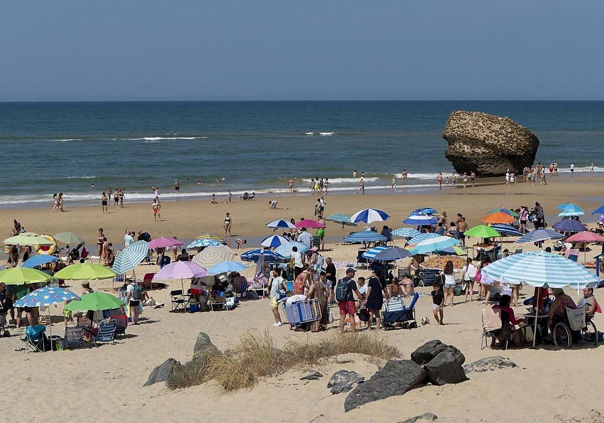 Seis provincias de Andalucía, en aviso naranja este martes por calor