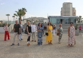 Algunas de las modelos que participarán, en la presentación de la pasarela este martes en La Farola.