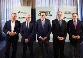 Manolo Castillo, director de SUR; Isidro Rubiales, consejero delegado de Unicaja; Antonio Garamendi, presidente de CEOE; José Sevilla, presidente de Unicaja; y Javier González de Lara, presidente de la Confederación de Empresarios de Andalucía.