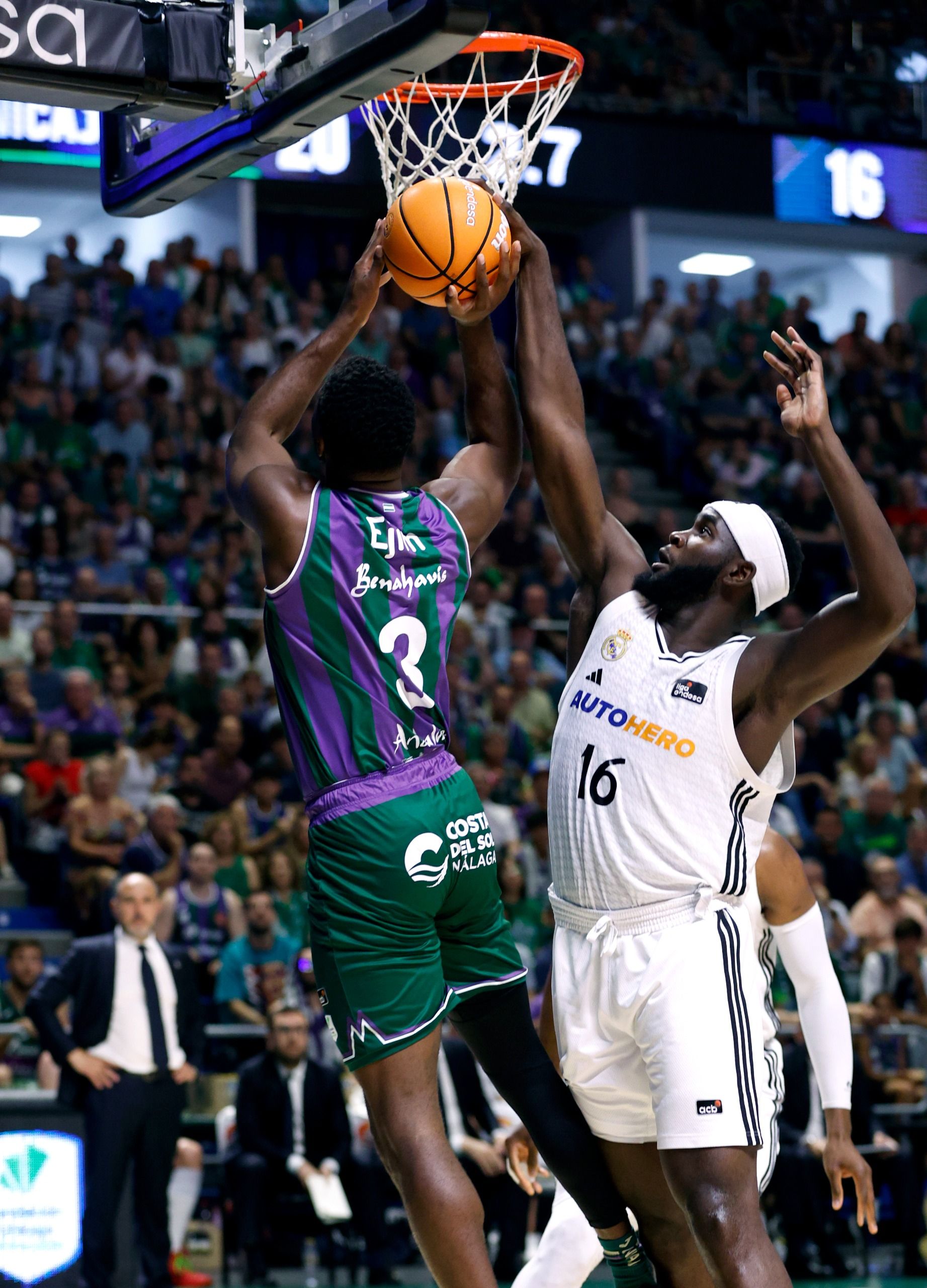 El cuarto duelo entre Unicaja y Real Madrid, en imágenes