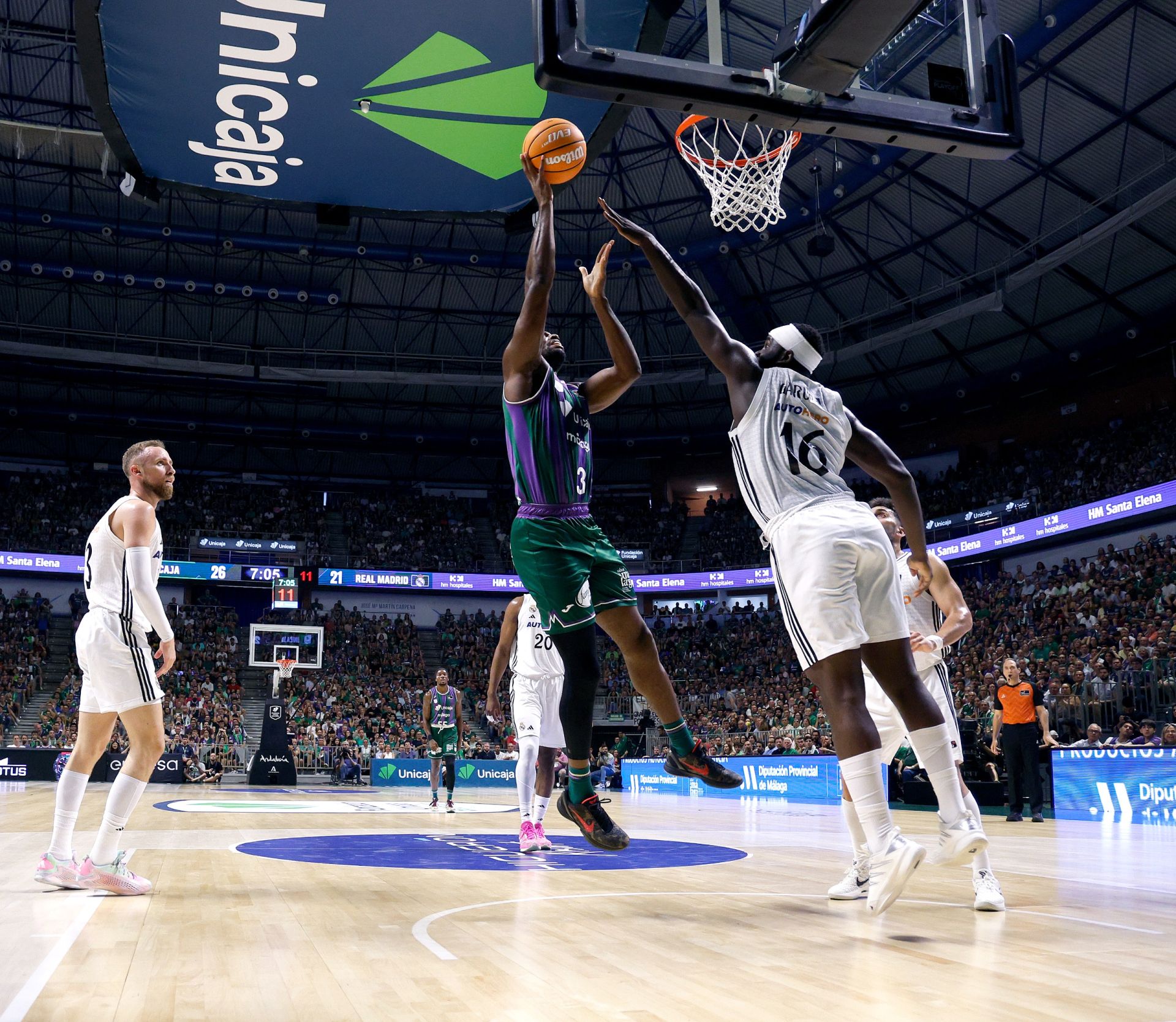 El cuarto duelo entre Unicaja y Real Madrid, en imágenes