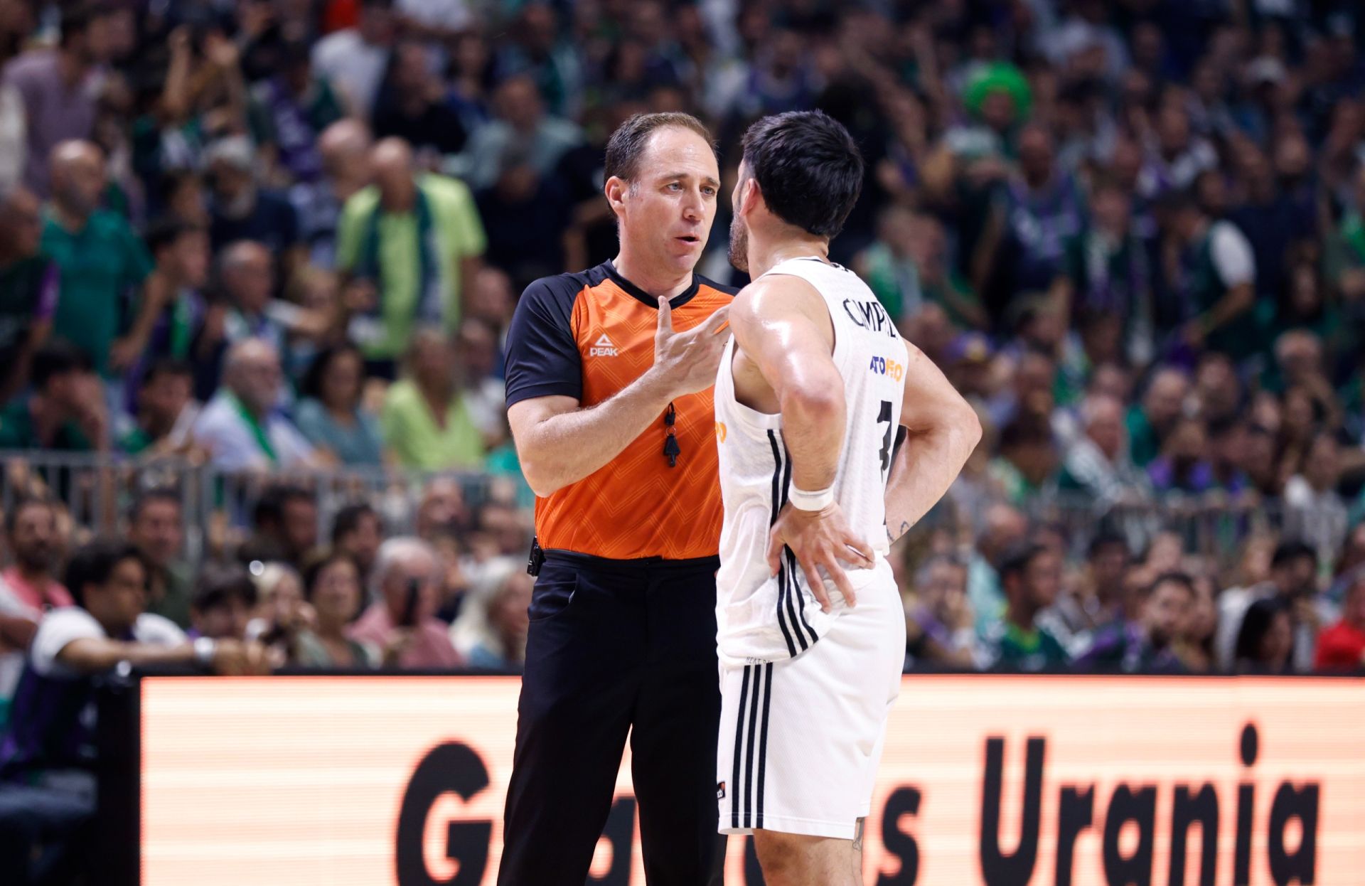 El cuarto duelo entre Unicaja y Real Madrid, en imágenes