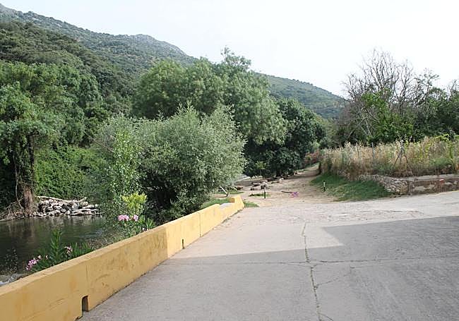 Acceso a la avenida de la Barca