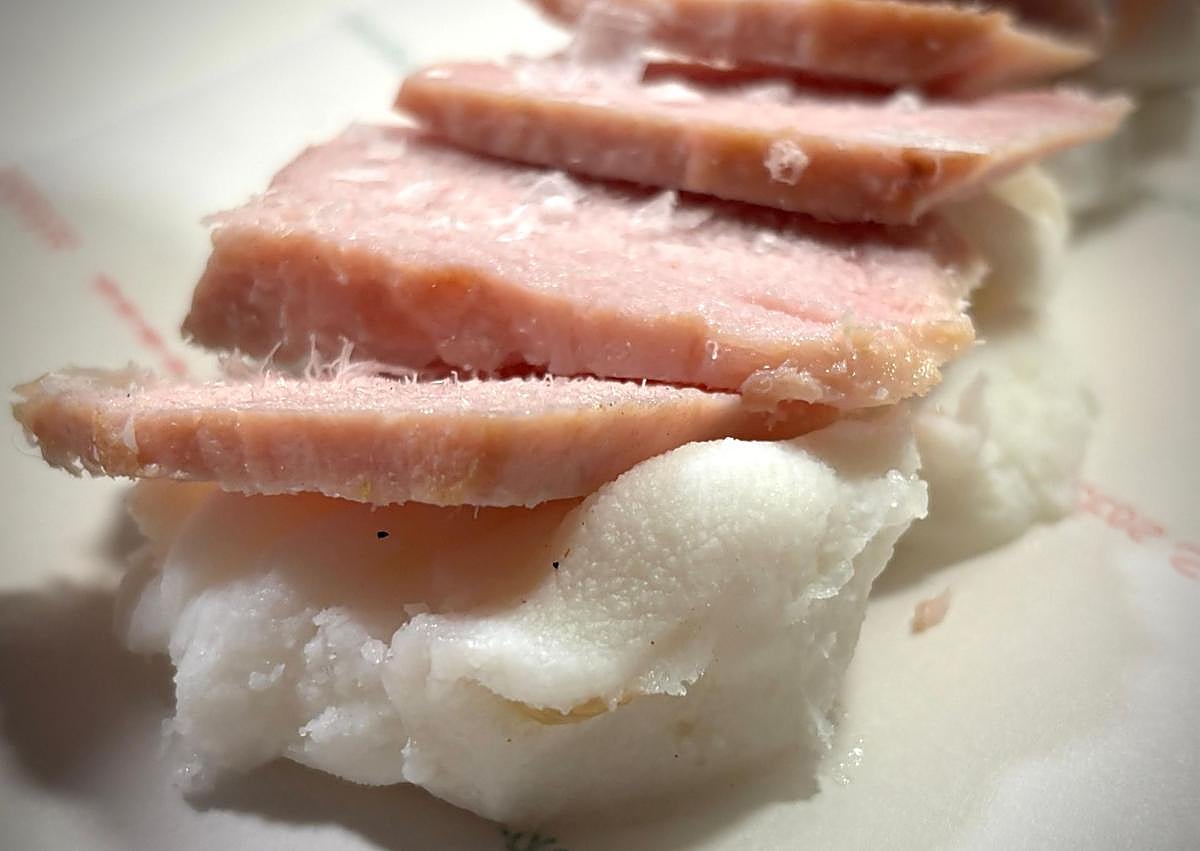 Imagen secundaria 1 - El cocinero de Barbate que ahora sí disfruta en Churriana con una carta que gira en torno al atún