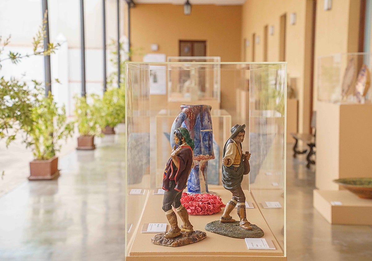 Imagen principal - Algunas de las obras expuestas.