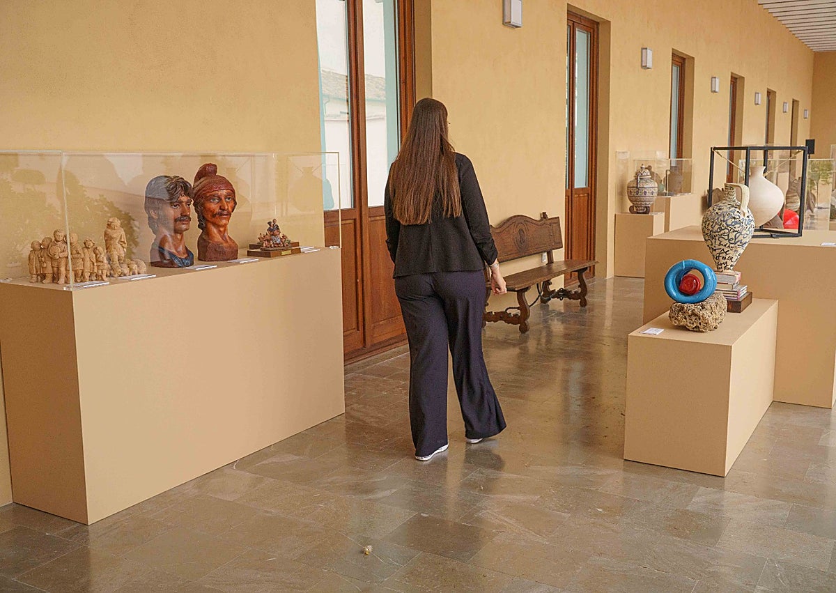 Imagen secundaria 1 - Algunas de las obras expuestas.