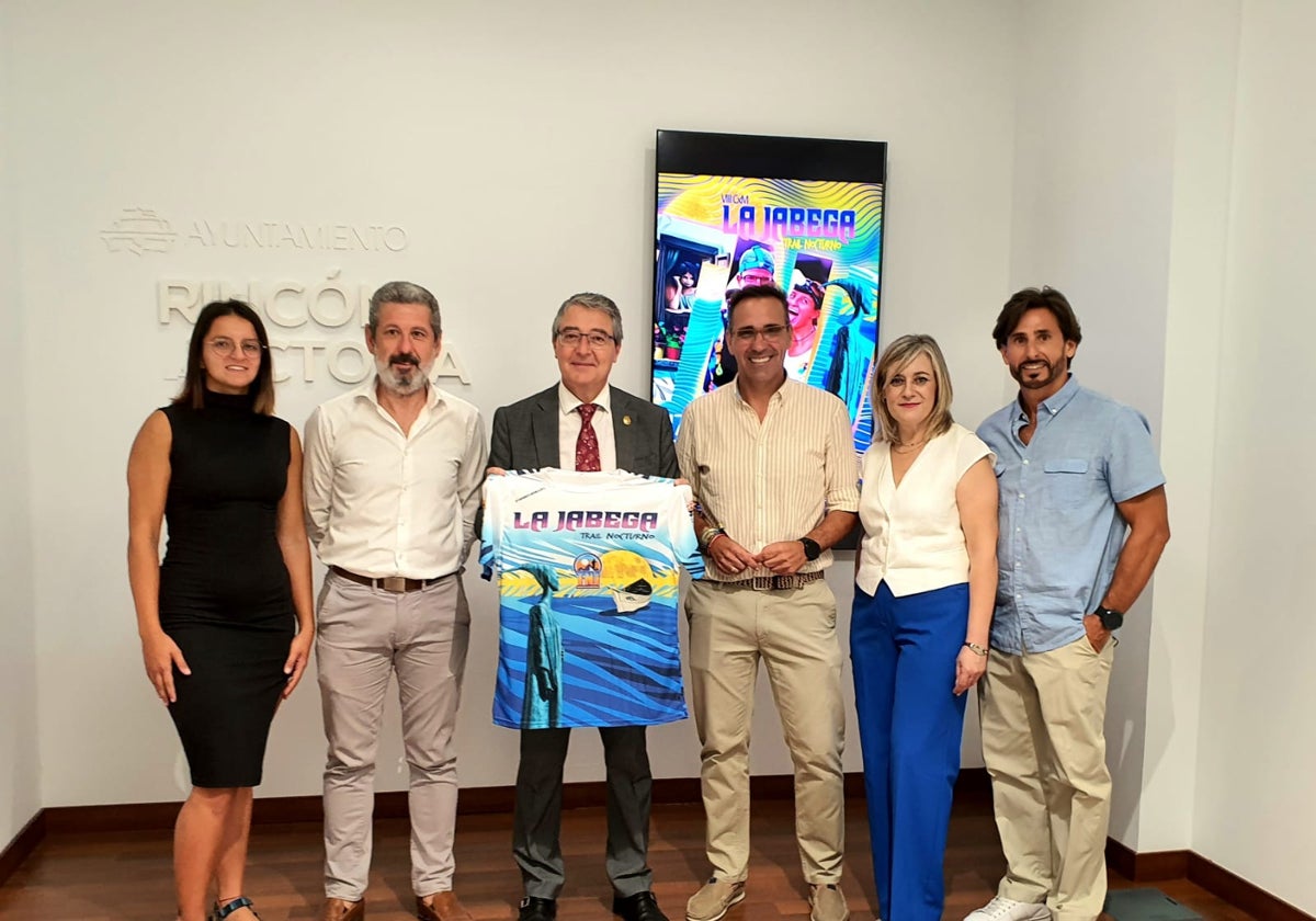 Presentación de la camiseta.