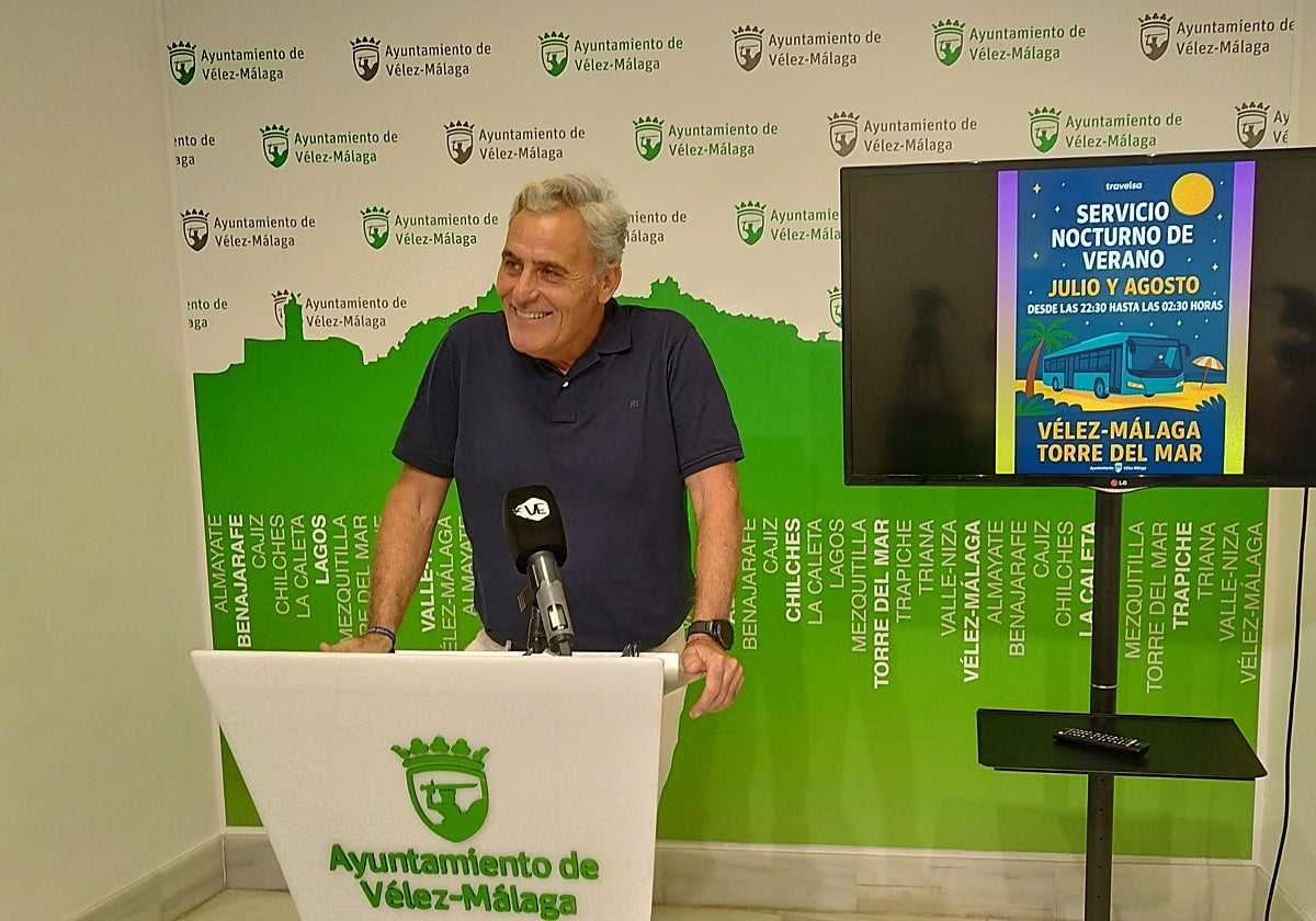 El concejal de Transportes, Celestino Rivas, en la presentación de la iniciativa.