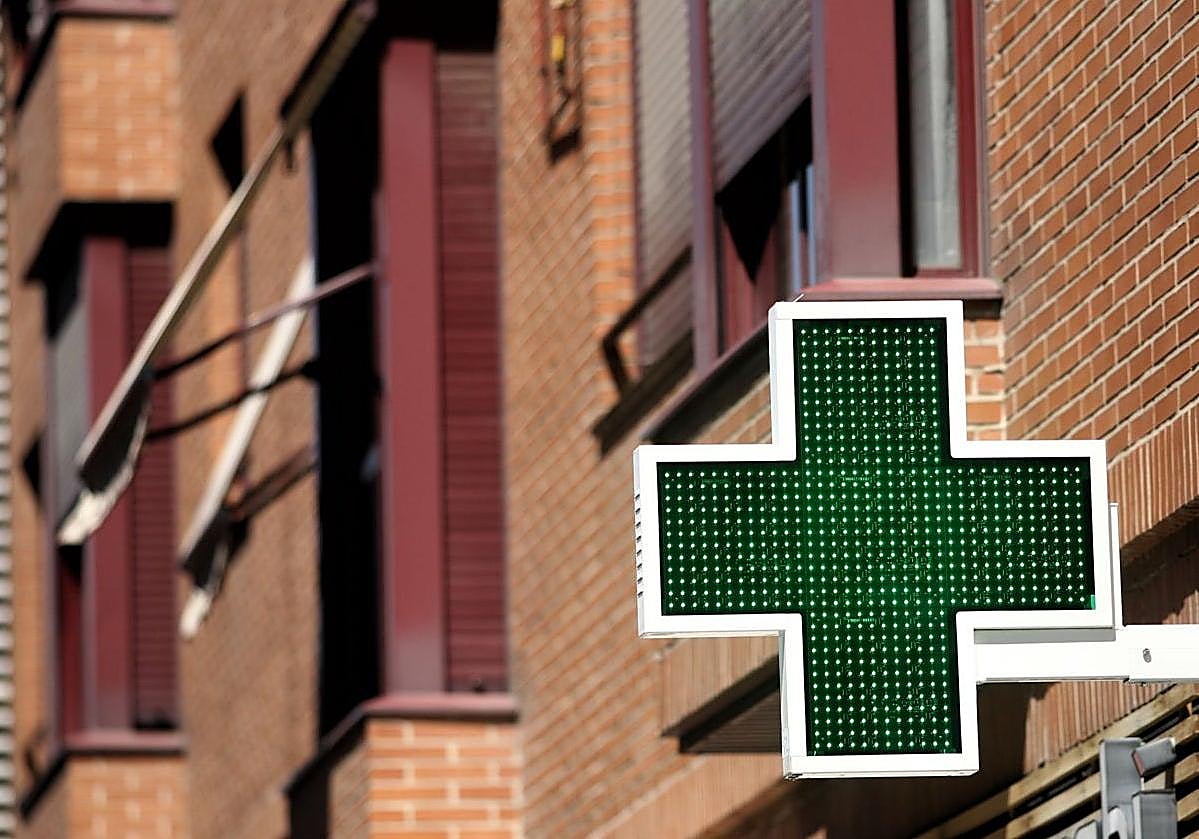 La Junta publica la lista provisional de solicitudes admitidas y excluidas en la adjudicación de nuevas farmacias en Andalucía